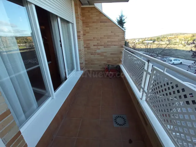 Pisazo en macondo con garaje, trastero y piscina !!! - foto 4