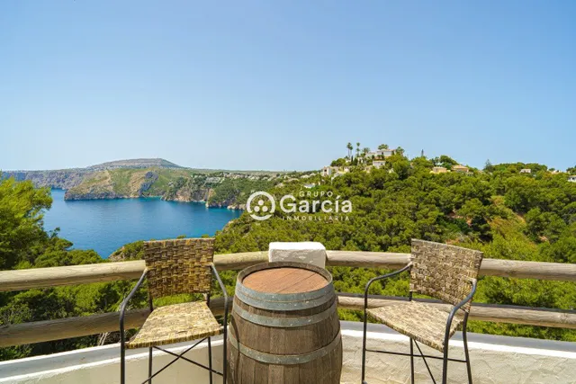 Villa en primera línea en venta en Jávea con increíbles vistas — 33