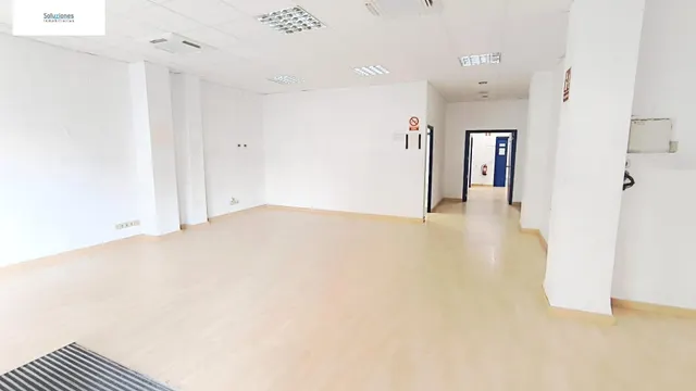 LOCAL DE 1100 M2 EN ZONA FERIA — 7