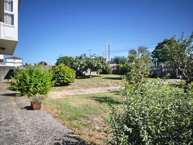 CHALET en perfecto estado conservación, con gran FINCA y a diez minutos del CENTRO de Santiago. — 21