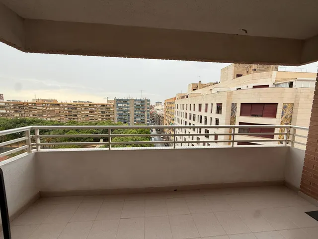 Piso de 4 dormitorios en una de las mejores zonas de Alicante — 37