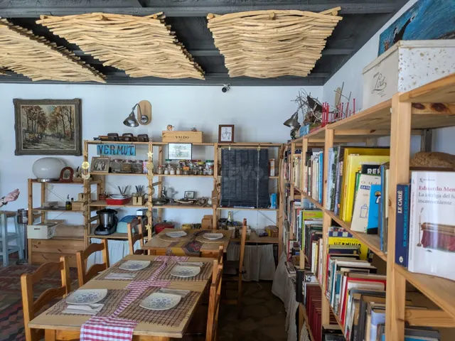 Se traspasa acogedor bar en Poble Nou del Delta (Delta del Ebro) — 2