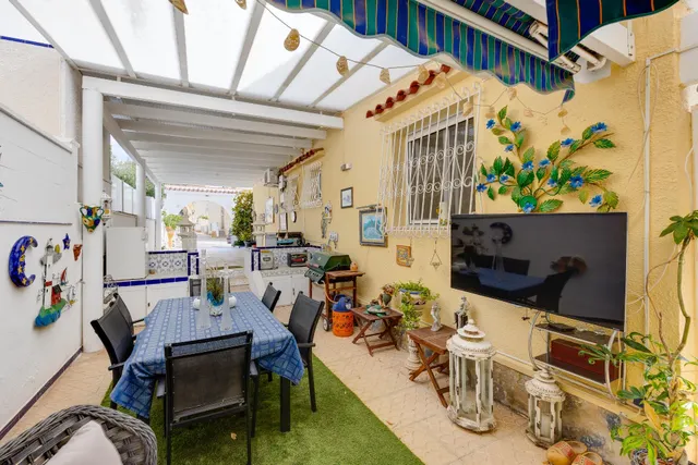 Venta de Villa Independiente con piscina Villamartín Orihuela Costa — 18