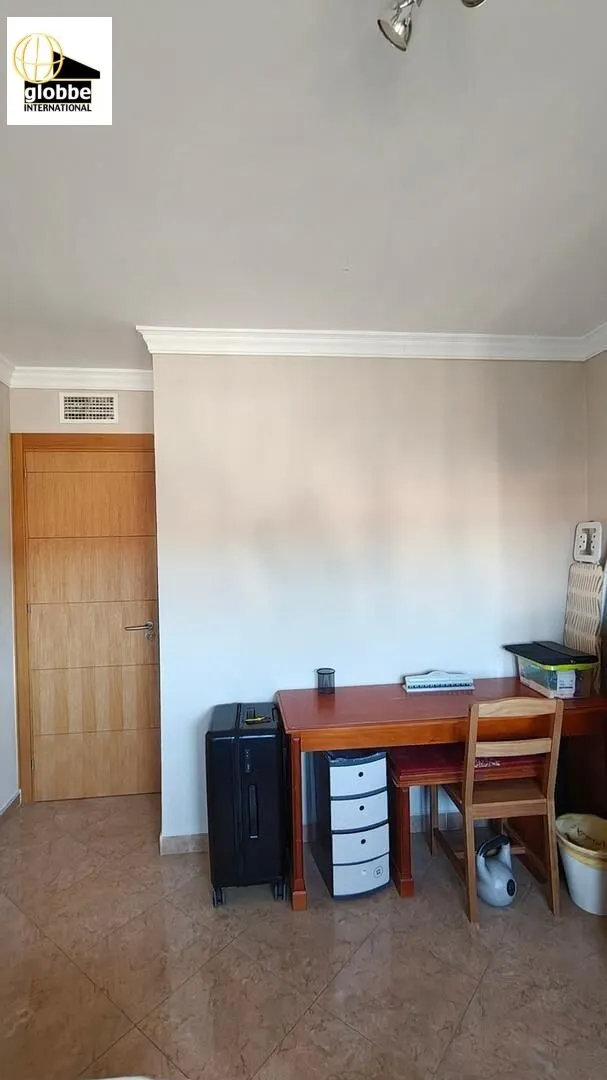 Amplio Piso en el Corazón de Málaga - Oportunidad Única ️ — 8