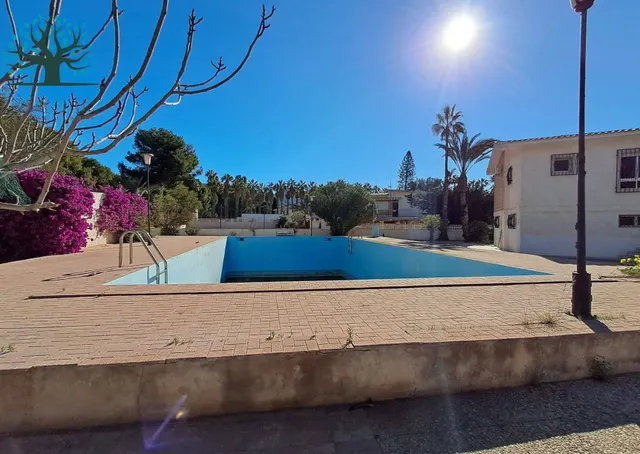 ESPECTACULAR CHALET A UN PASO DE LA PLAYA — 30