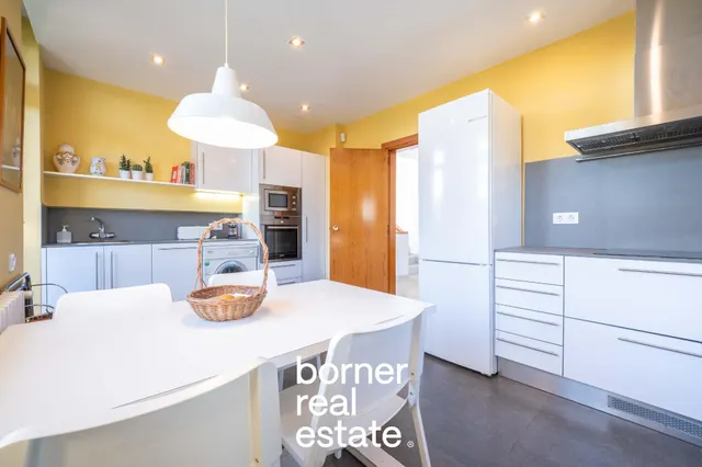 Espectacular casa con vistas despejadas y muy luminosa. — 16
