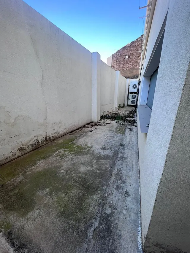 Local comercial en Obispo Benlloch — 23