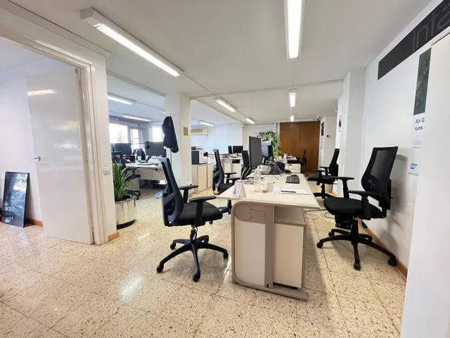 Espectacular local oficina con 170 m2 en Avenida Barcelona zona Esclat — 13