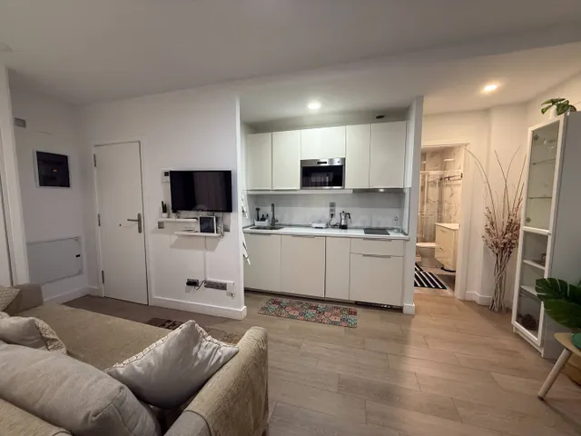 Estudio completamente equipado a 15 metros de la Playa de La