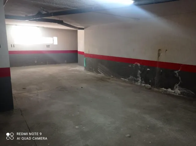 GARAJE PREPARADO PARA UN COCHE PEQUEÑO O MOTOCICLETA. — 6