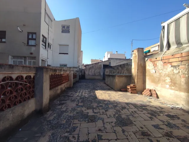 Edificio independiente con patio y terraza junto a Plaza Cas - foto 4
