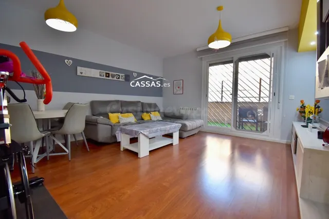 Bajo con Patio en LOS GIRASOLES - 3 habitaciones, 2 baños, p - foto 3