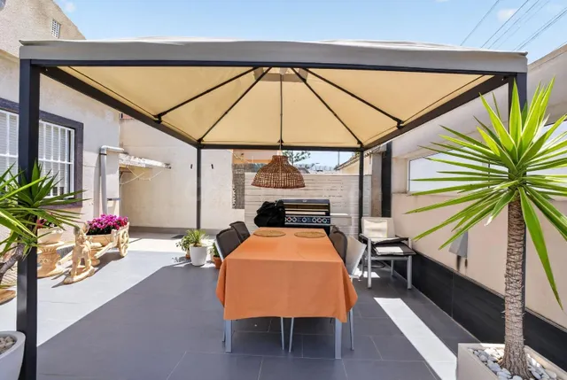 Villa con Encanto Español y Piscina Privada en Mil Palmeras — 2