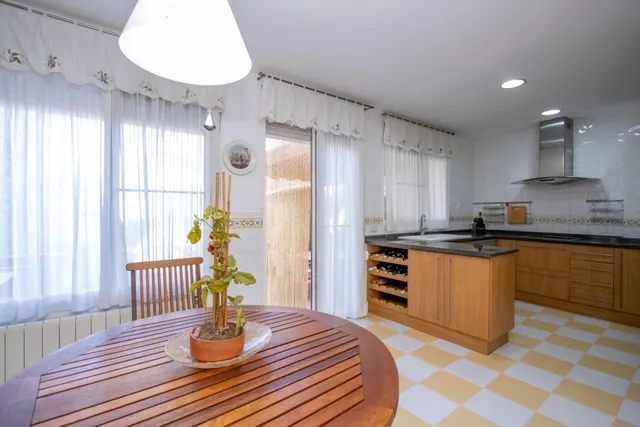 MONCOFAR (CASTELLÓN). CASA SINGULAR DE 2 PLANTAS JUNTO A LA IGLESIA. — 33