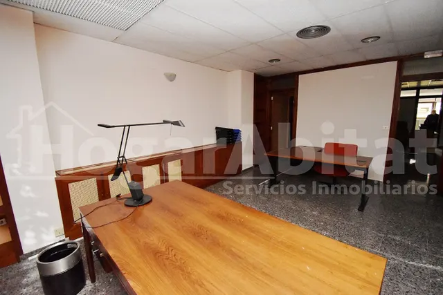 DESPACHO CON 3 ESTANCIAS CERCA DEL PARQUE RIBALTA — 25