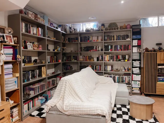 Estupendo triplex en zona campo de futbol — 17