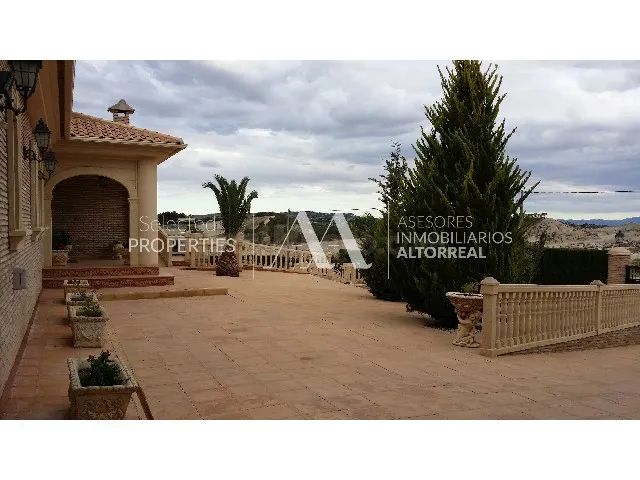 CHALET INDEPENDIENTE EN LOS VALIENTES - foto 4