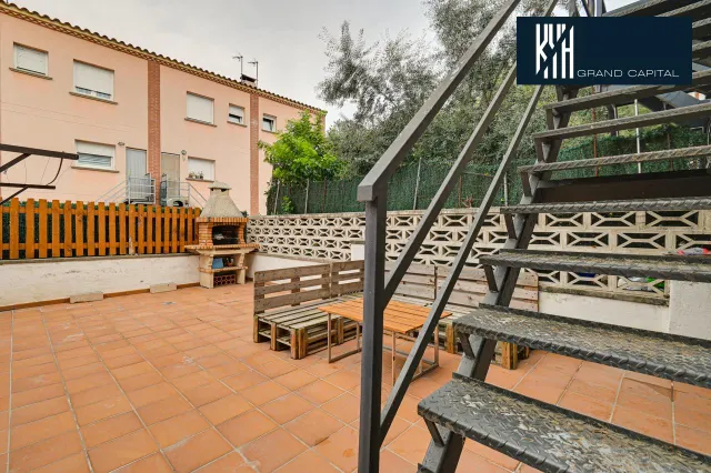 CASA EN ANGLÈS — 42