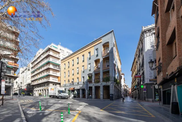 VENTA-ALQUILER DE EDIFICIO SINGULAR EN ESQUINA SAN MATIAS-NAVAS — 46