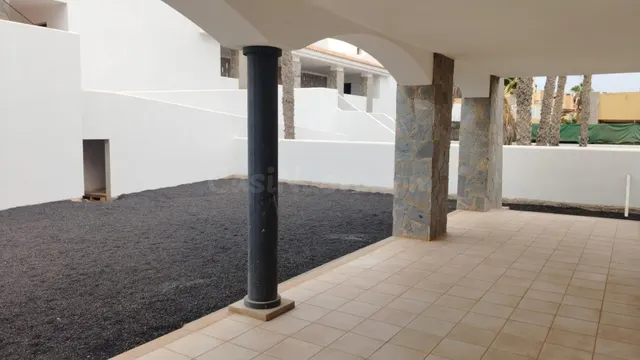 Apartamento en Planta Baja con Amplia Terraza, Jardín Privad - foto 4