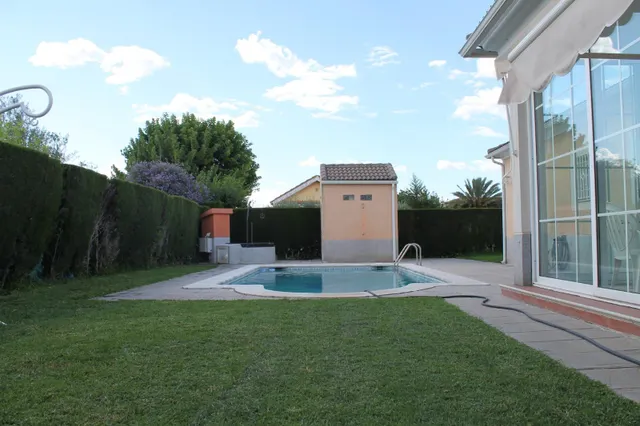 CHALET CON ENCANTO EN TERRENO RUSTICO — 11