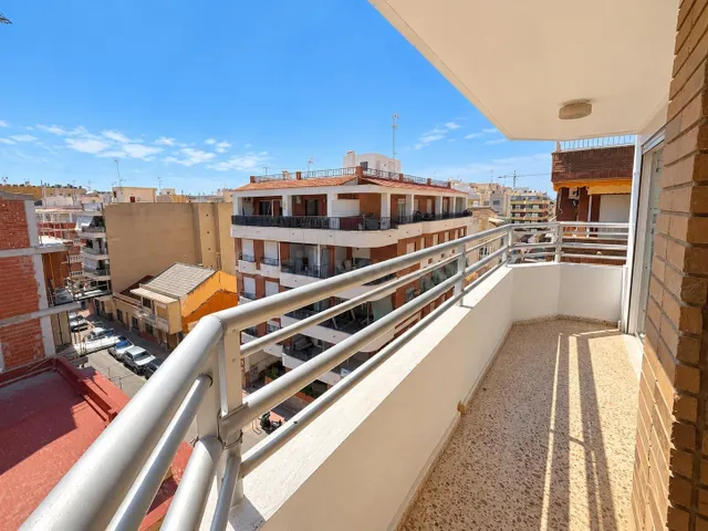 Piso en última planta con terraza en L y garaje cerrado en Playa del Cura — 2