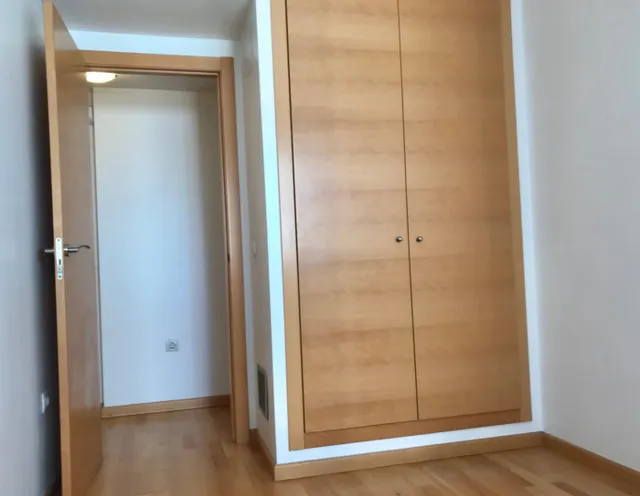 PISO DE TRES DORMITORIOS, CON PARKING Y TRASTERO — 7