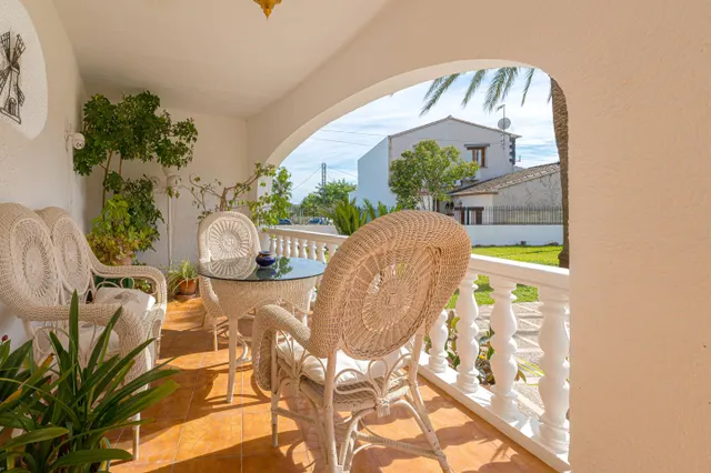 Villa mediterránea con vistas al valle a la venta en el centro de Alcalalí — 17