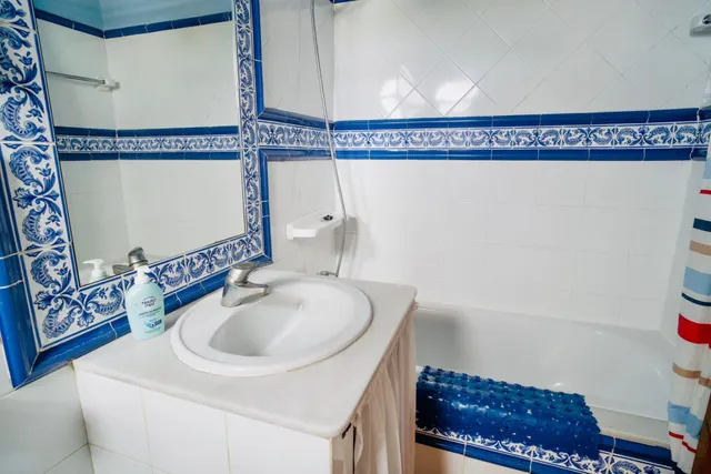 VENTA CASA CON TERRENO, PISICINA Y RESTAURANTE. — 14