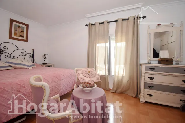 CHALET RÚSTICO CON PISCINA, TERRAZA Y PARKING — 23