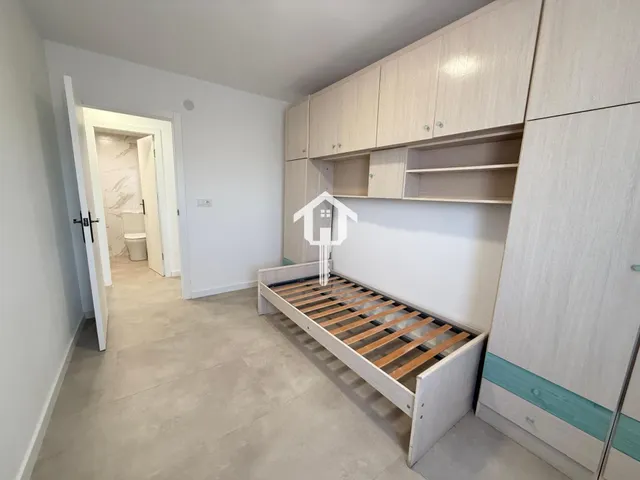 Piso en venta en Alicante, 75m2, 3 habitaciones un baño completo, segunda planta con ascensor. plaza de garaje . zona de ciudad elegida — 23