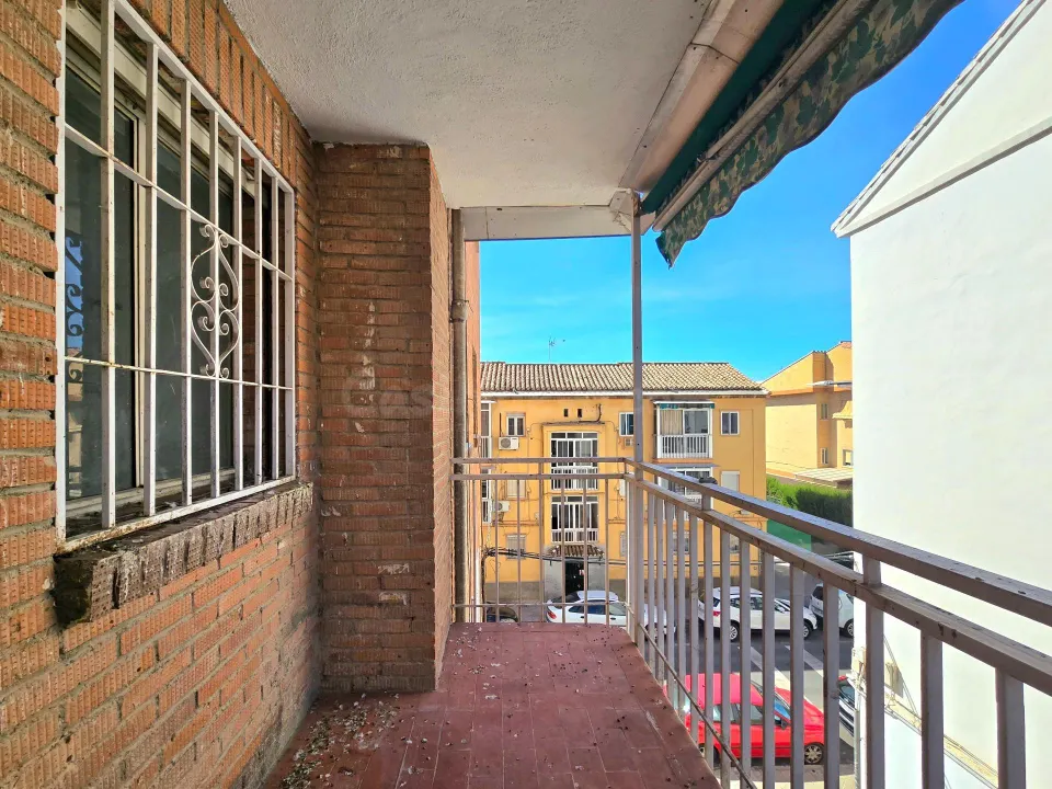 Luminoso piso  con ascensor en el Zaidín, ¡ideal para inversores!
