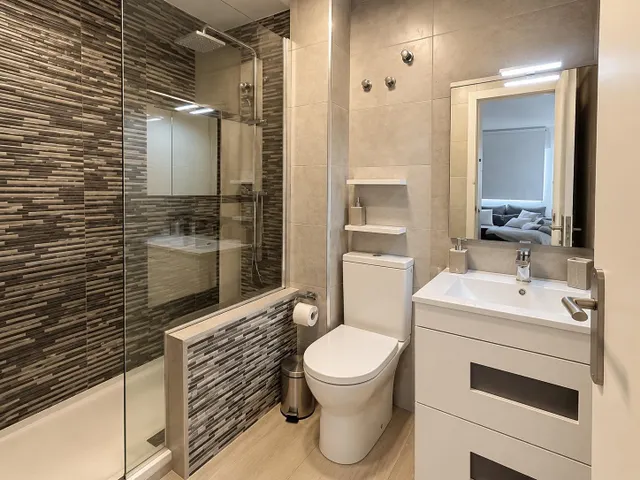 Dúplex en esquina con piscina comunitara  de 3 dormitorios con amplia terraza y patio — 12