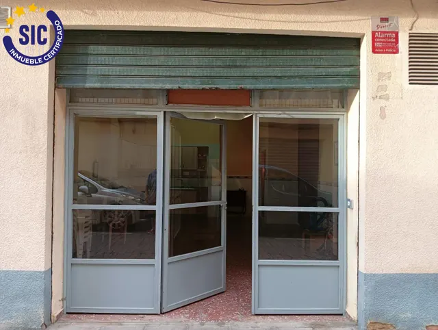 LOCAL COMERCIAL EN PROCESO DE CAMBIO A VIVIENDA CON PLAZA DE GARAJE — 13