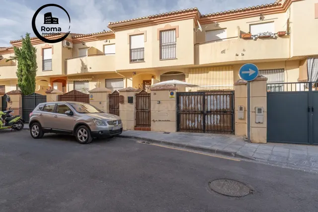 ¡MAGNIFICA CASA UNIFAMILIAR ADOSADA EN LOMALINDA, OGIJARES! - foto 2