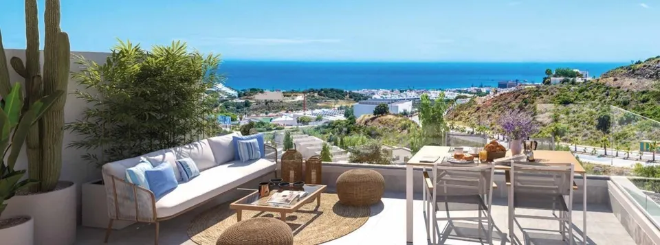 PAREADO EN ESQUINA DE 4 DORMITORIOS, CON MÁS DE 130M2 ENTRE TERRAZA Y JARDIN CON VISTAS AL MAR Y SUR