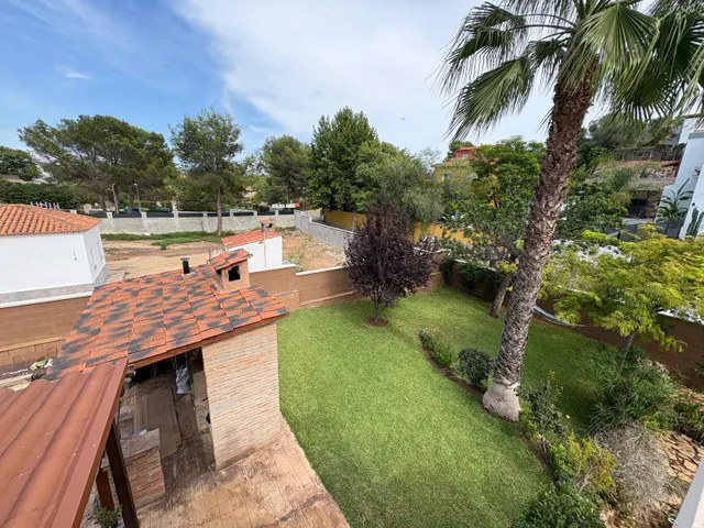 EXCELENTE CHALET EN PERFECTO ESTADO — 42