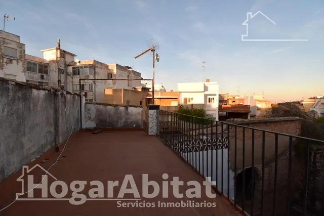 REFORMADO Y AMPLIO CON TECHOS ALTOS, PISCINA Y MUCHO ESTILO ¡TE ENCANTARÁ! — 34