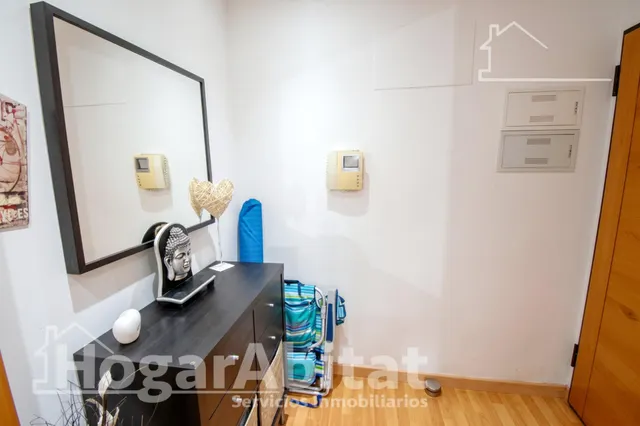 Vive con el confort de un residencial con piscina en este luminoso piso con balcón — 17