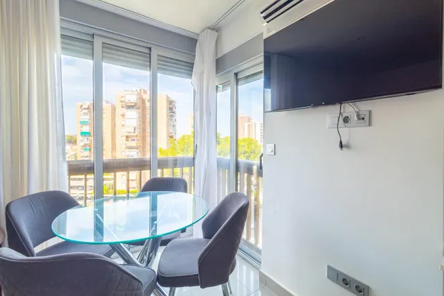 Apartamento reformado con vistas al mar en Campoamor - foto 4