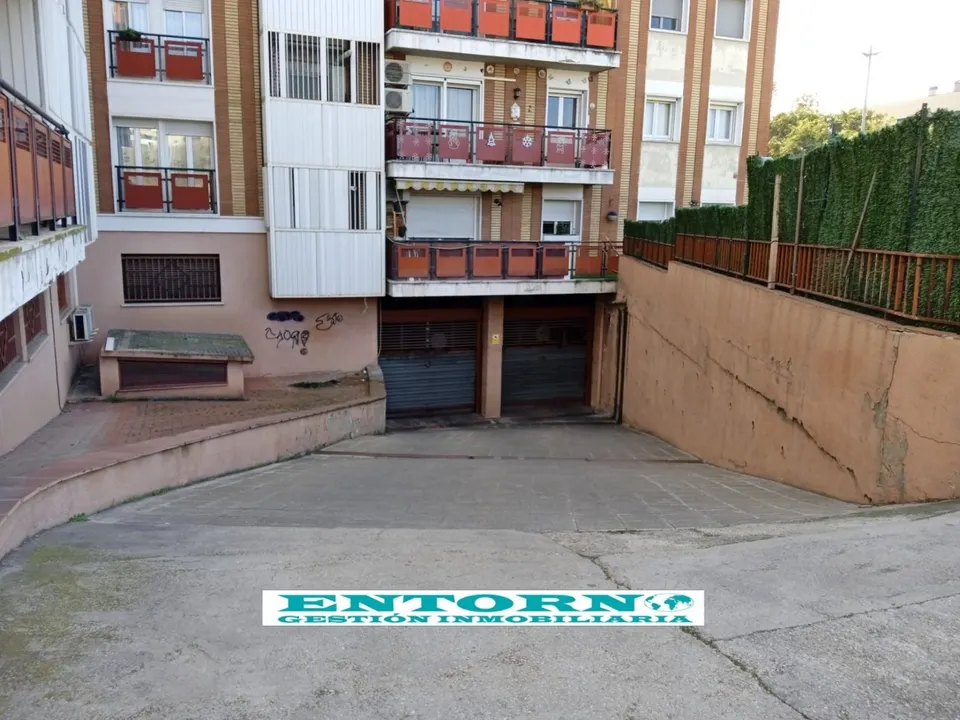 ¡¡ PLAZA DE GARAJE PARA COCHE EN ZONA SUPECO !!