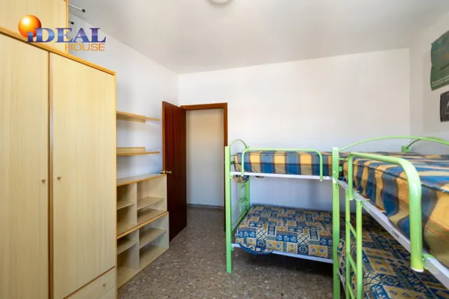 Espectacular edificio a 3 calles con vivienda y locales comerciales en pleno centro de Alhama de Gr — 36