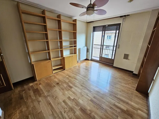 Exclusividad, amplitud y confort en el centro de Salamanca, 3 amplios dormitorios y plaza de garaje cerrada — 21