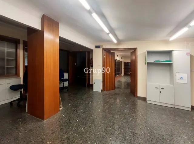 3 LOCALES COMERCIALES EN  ZONA INSTITUT — 37