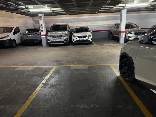 Plaça de parking - Gràcia / Lesseps — 8