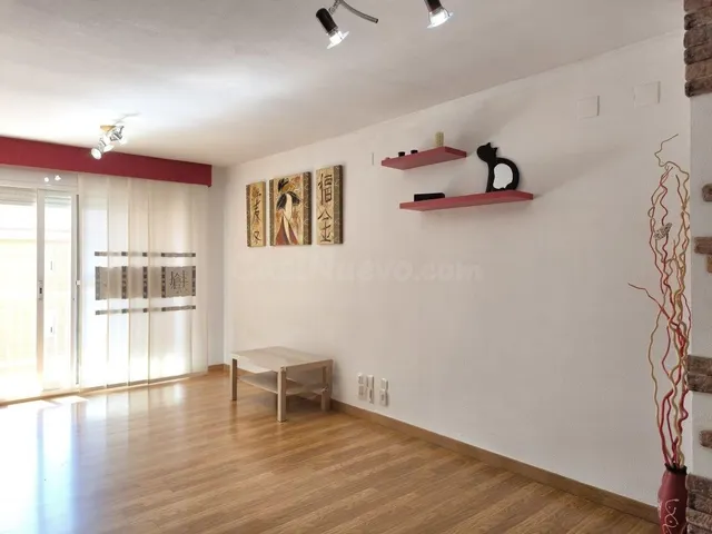 Excepcional vivienda en violant d'hongria con parking doble, trastero y zona comunitaria — 2