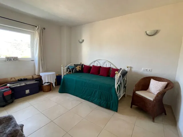 Exclusivo chalet con 9000m2 de parcela — 38