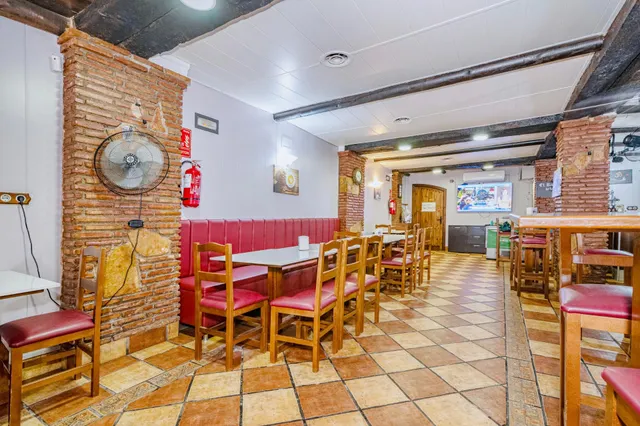 Bar en funcionamiento con local en propiedad, terraza y negocio completo en Atarfe — 19