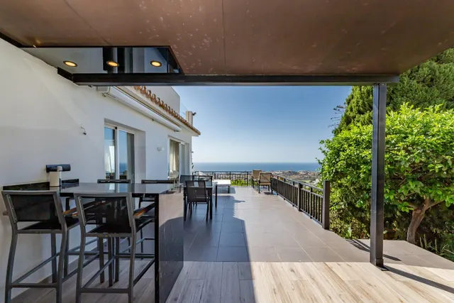 Casa con impresionantes  vistas al mar y — 18