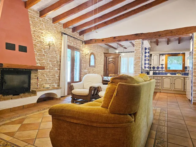 Alquiler anual  Chalet en zona Santa Lucía, con amplia parcela y todas las comodidades — 3